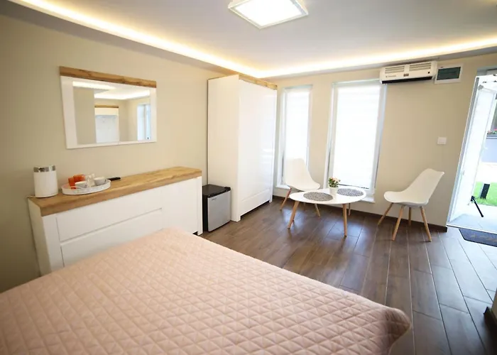 Apartment Azalia Leba